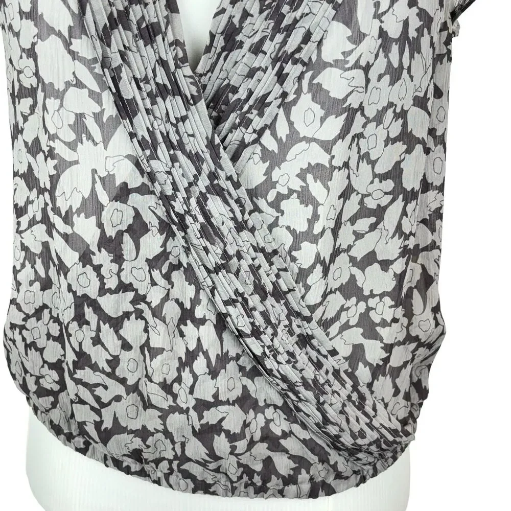 Club Monaco silk‎ chiffon flutter sleeve blouse Gray Brown print sheer Top Sz M - Picture 3 of 13